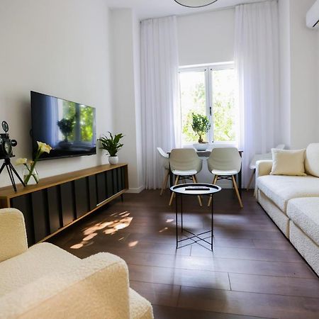 "Middlenest" Central Apartment Tirana Exteriör bild